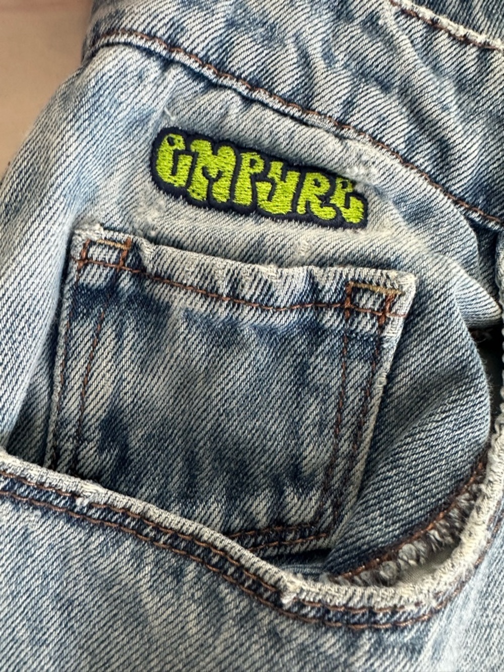 VTG Empyre style streetwear Sz: 10 90s style baggy loose fit graffiti logo.